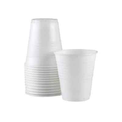 Műanyag pohár – A mindennapok egyszerű, de hasznos társa